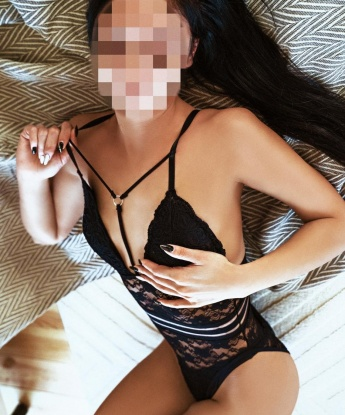 💋Мои услуги включают глубокий массаж, страстные эротические игры и все, что подарит нам обоим незабываемые моменты удовольствия. Живу в самом сердце Москвы, возможно, встреча произойдет у меня. Обещаю, что ты не пожалеешь о своем выборе, ведь мне доверились уже многие довольные клиенты. 🔥Перед будущей встречей можешь ознакомиться с моими фотографиями и положительными отзывами на сайте. Когда-то встретившись со мной, ты захочешь вернуться в мир нашего пылкого секрета. Жду тебя, мой красавчик! 😘 Лидия